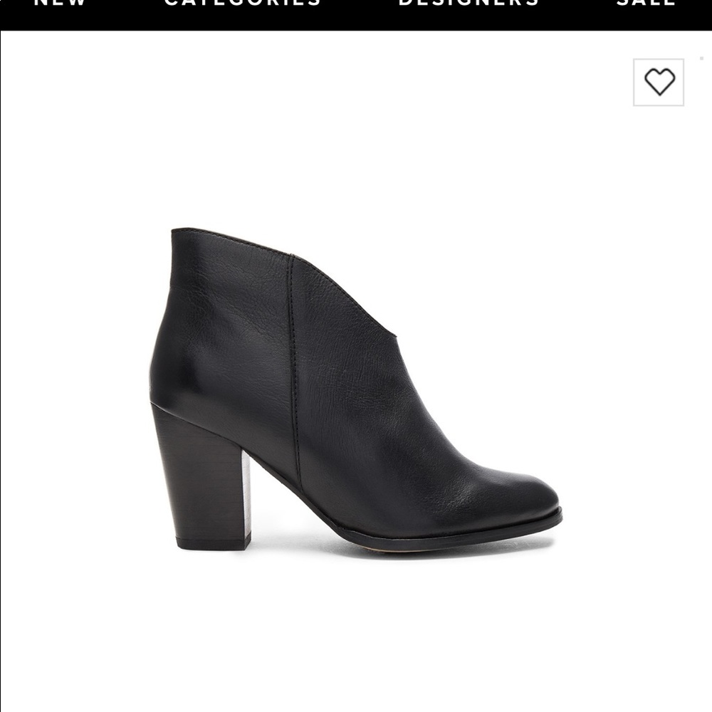 NWOT Seychelles booties sold out on Revolve